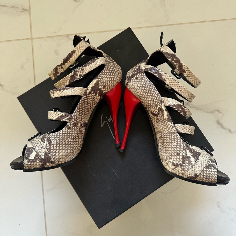 Giuseppe Zanotti Beige and Brown Snake-Print Strappy Heels - Picture 5 of 7